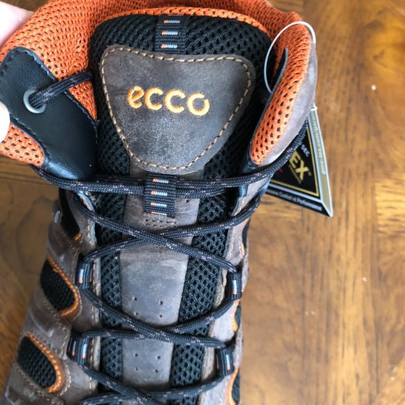 Brand New With Tags Stylish ECCO Boots - Picture 5 of 16